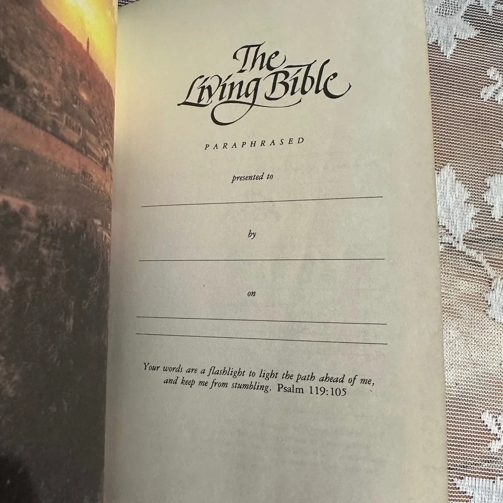The Living Bible Paraphrased Red Letter Concordance Edition Tyndale House